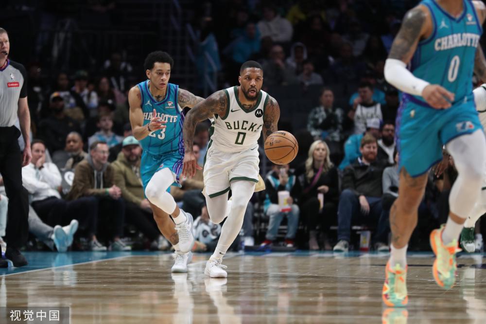 转会市场中 转会市场中